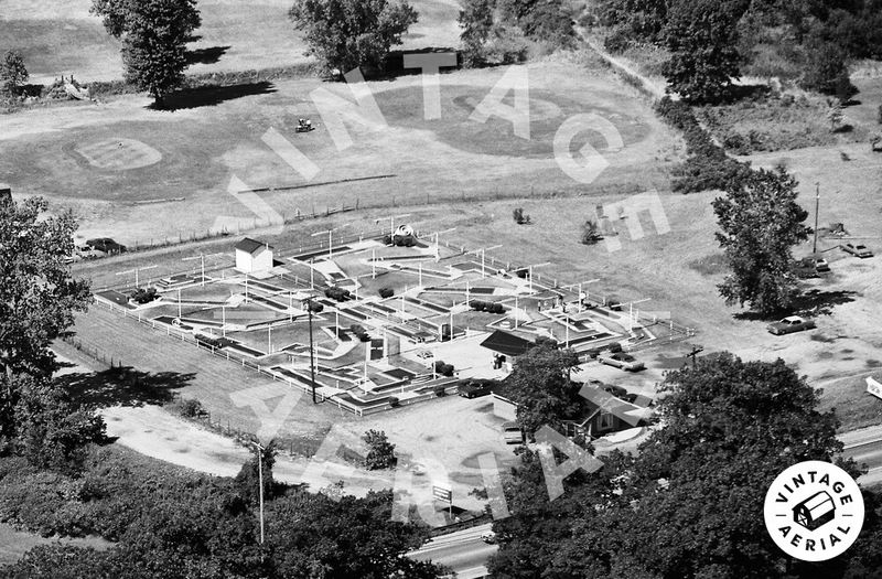 Lakeshore Putt-Putt Golf - 1982 Aerial Photo